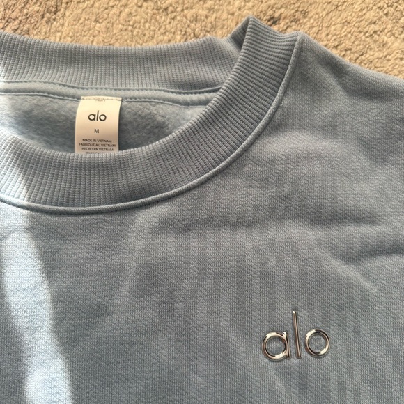 NWT ALO YOGA Accolade Crewneck Pullover Celestial Blue S and M - Picture 7 of 8